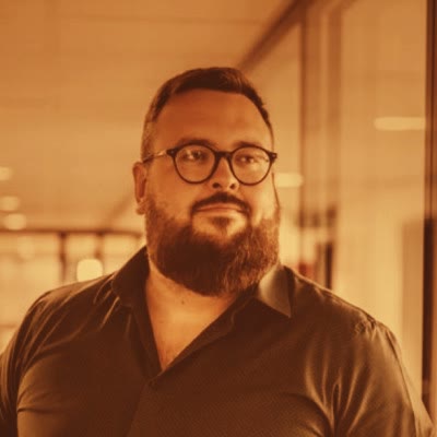 Tom Devos, CEO at Hyperfox
